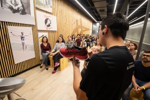 ASICS_TALKS_GLIDERIDE-4452